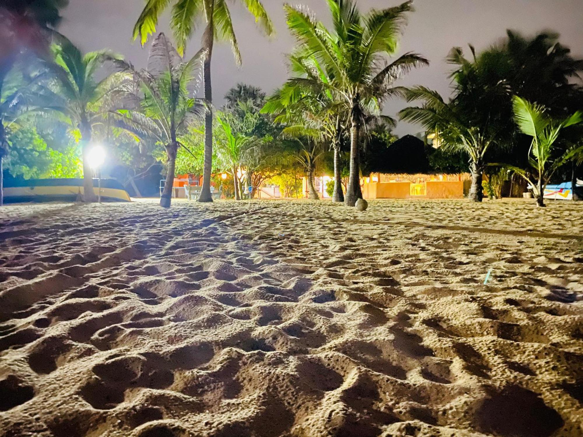 Dolphin Village Alankuda 외부 사진