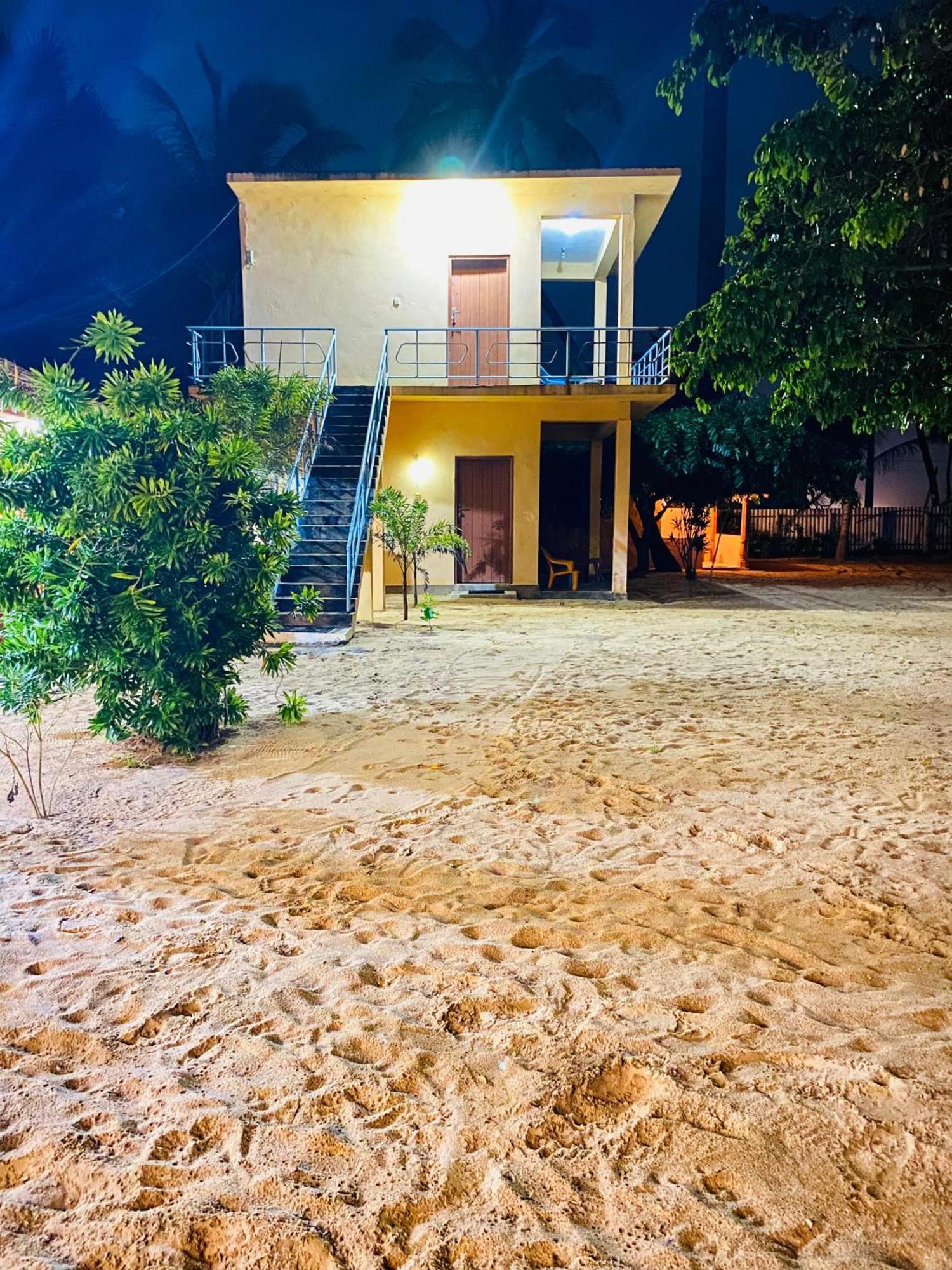 Dolphin Village Alankuda 외부 사진